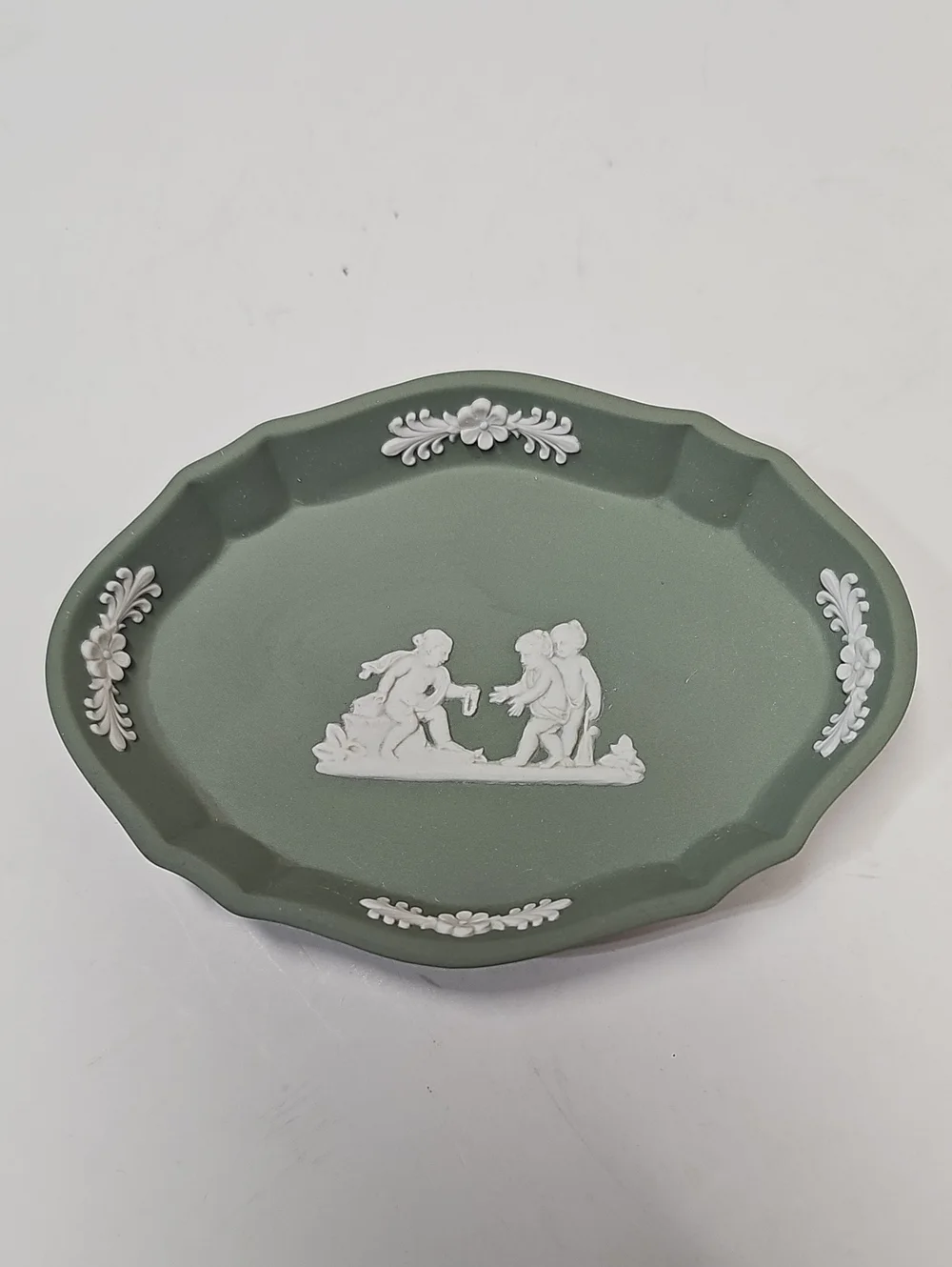 Vintage Wedgwood Cream Color On Celadon Green Jasperware Silver Tray -  Cherubs